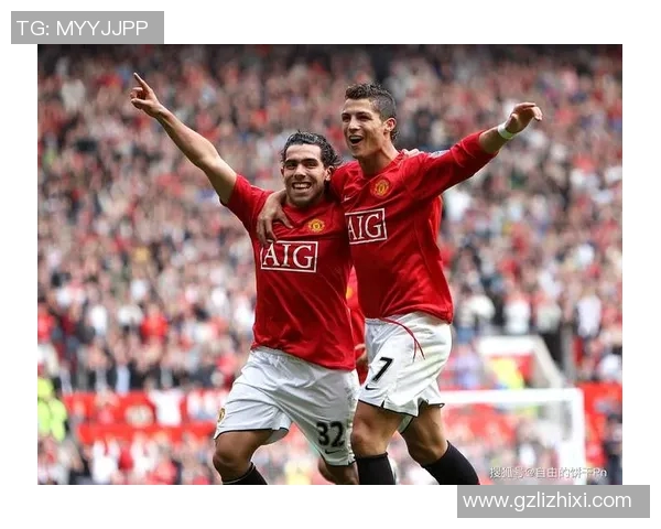 国外篮球与足球明星同框合影展现体育魅力与友谊的精彩瞬间