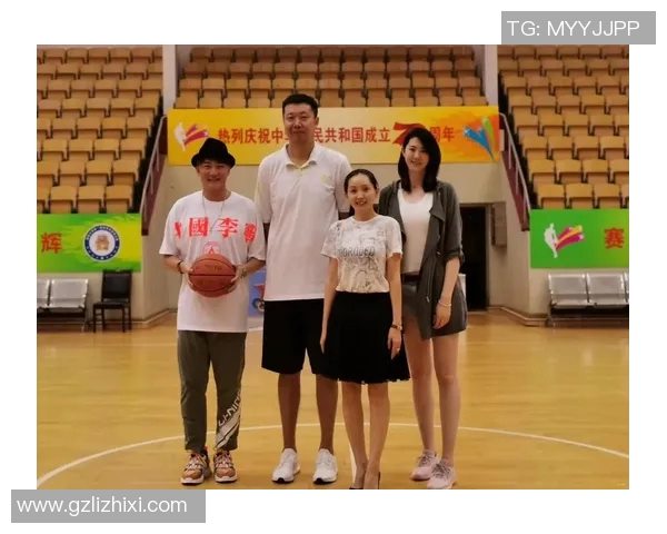 鹿晗与足球明星的精彩相遇揭示了体育与娱乐的完美融合之路 鹿晗与足球明星的精彩相遇揭示了体育与娱乐的完美融合之路